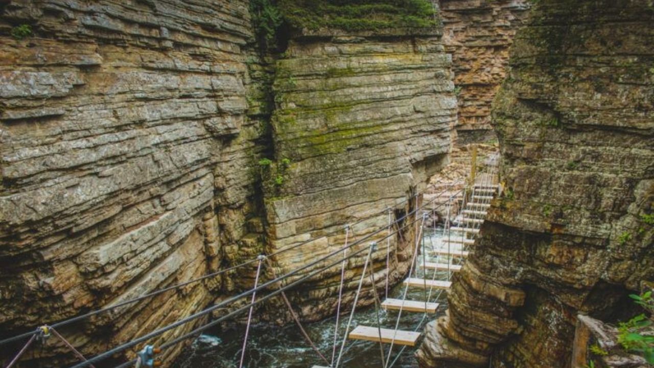 obstacle course hiking at ausable chasm