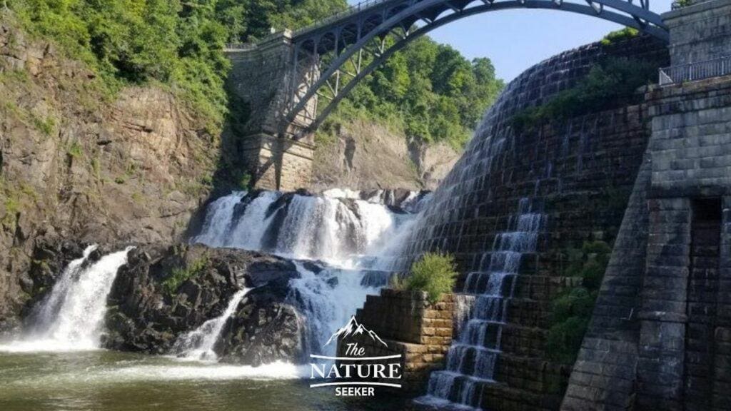 croton dam gorge park nature spot in new york