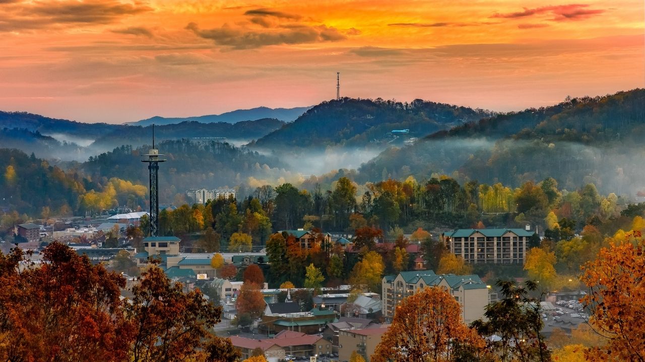 town of Gatlinburg near blue ridge mountains