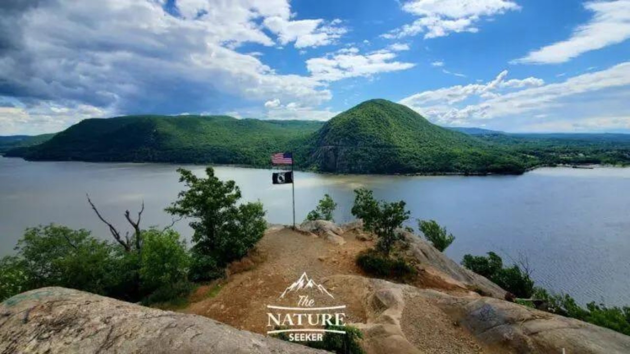 Camping near outlet breakneck ridge