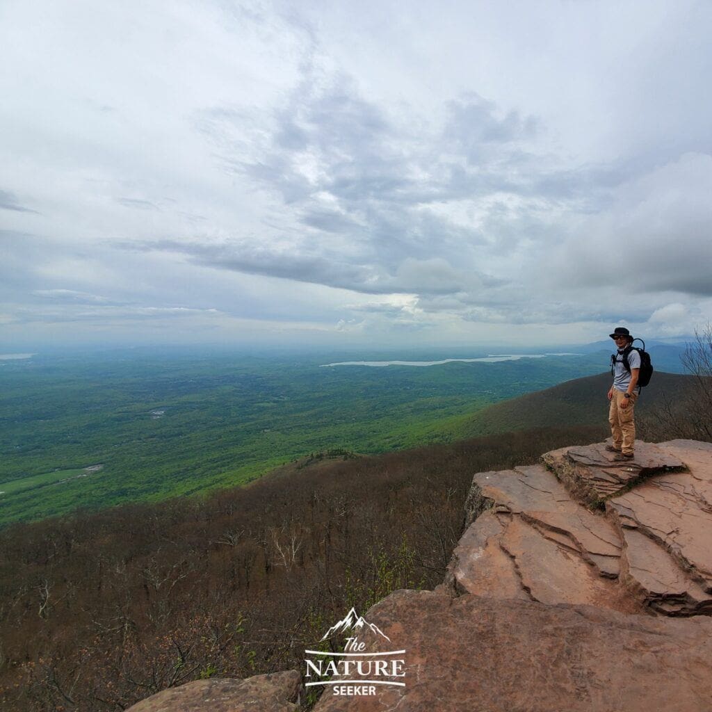 day hikes near nyc overlook mountain in woodstock 04