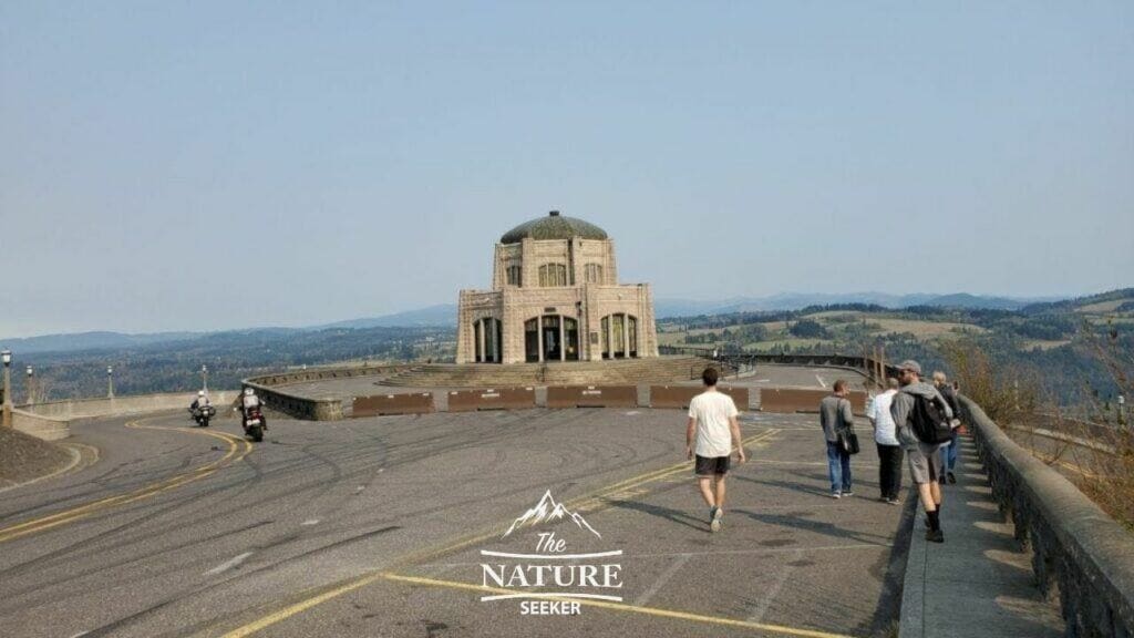 columbia river gorge vista house photo 01