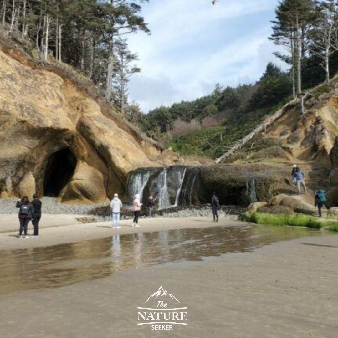 hug point falls waterfall on oregon beach 09