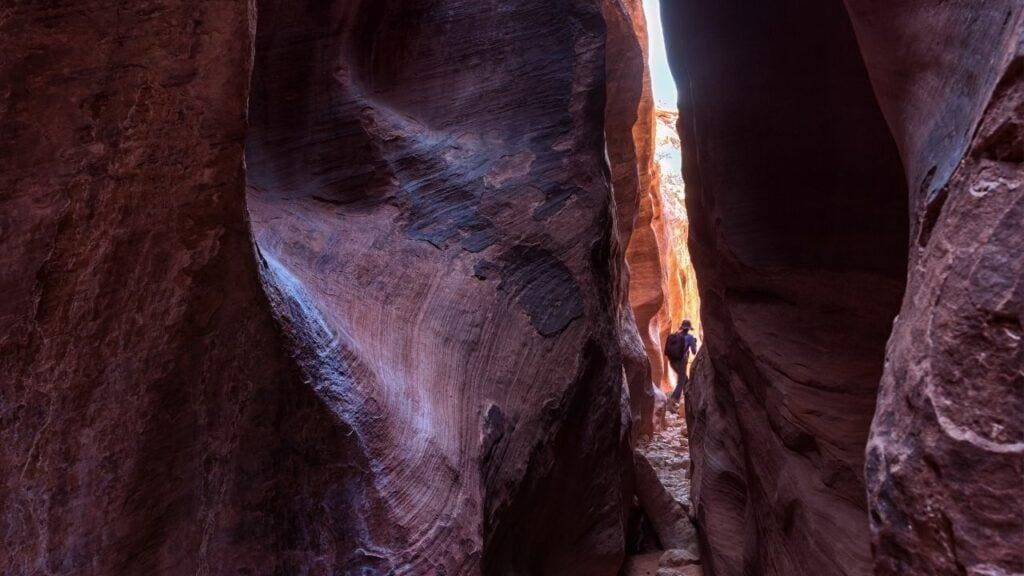 peekaboo and spooky gulch hike in grand staircase escalante