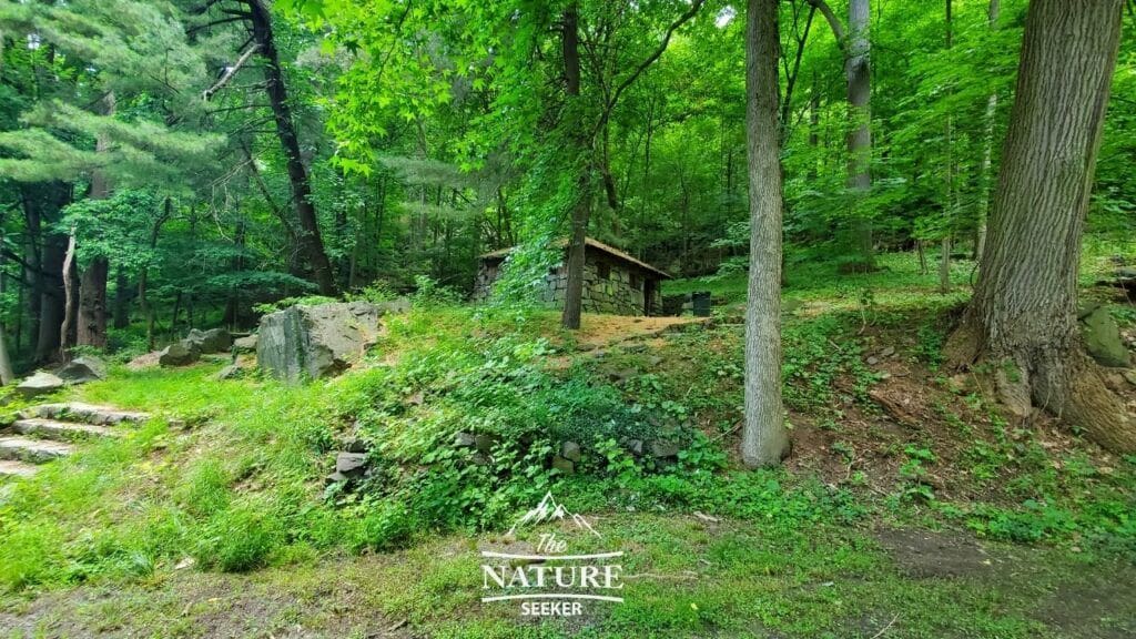 fort lee historic park hiking trails 01