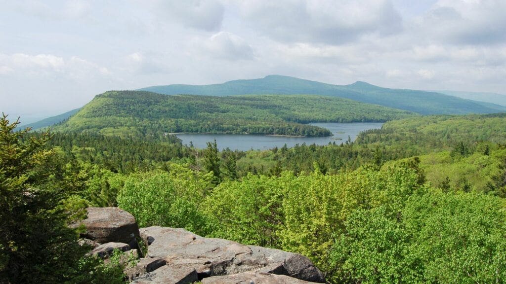 sunset rock hike in the catskills 02