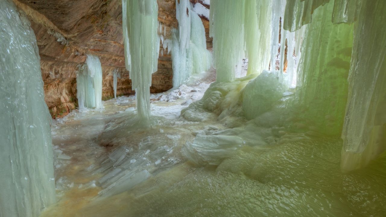 eben ice caves upper peninsula of michigan 04