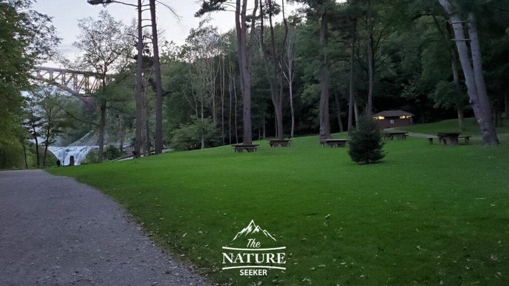 picnic tables at letchworth state park 02