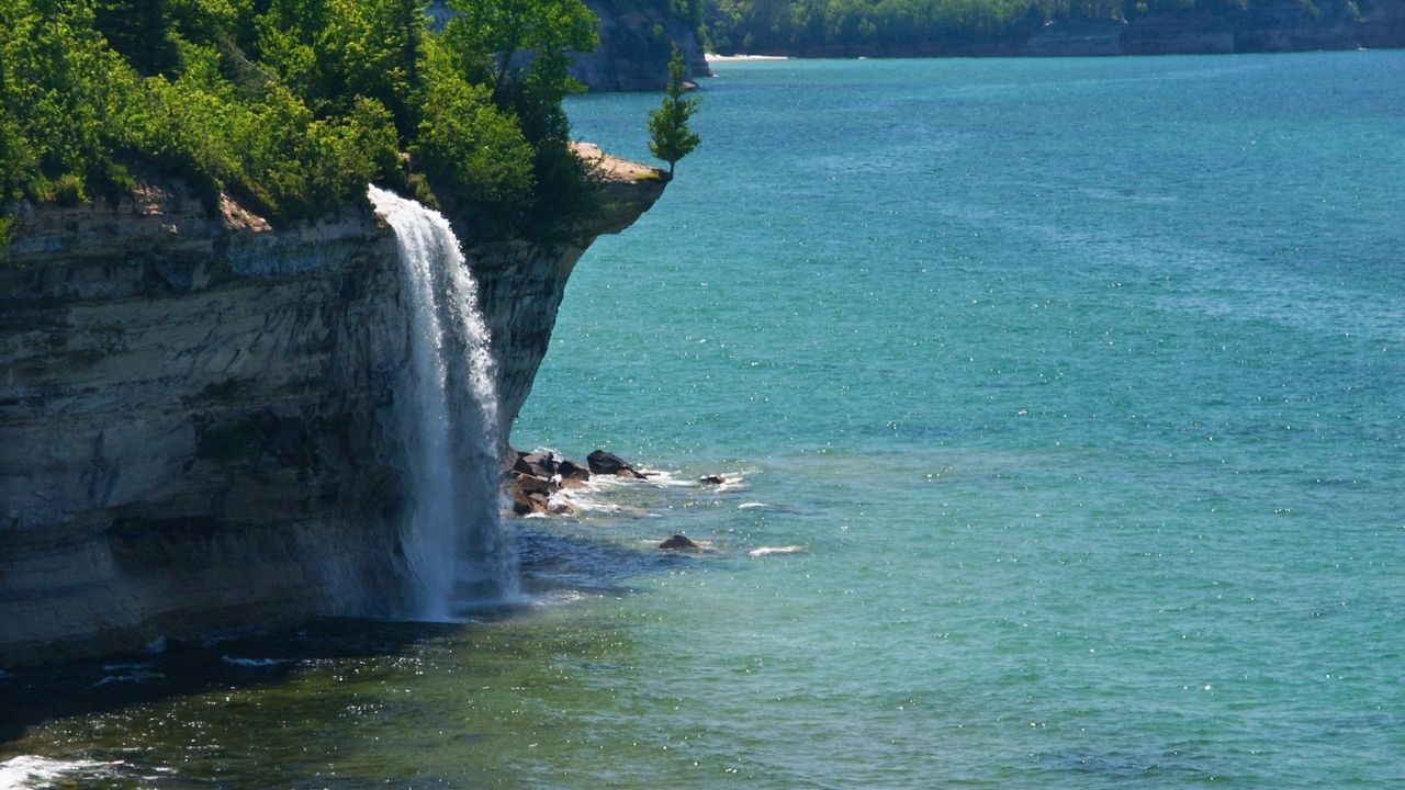 spray falls pictured rocks national lakeshore