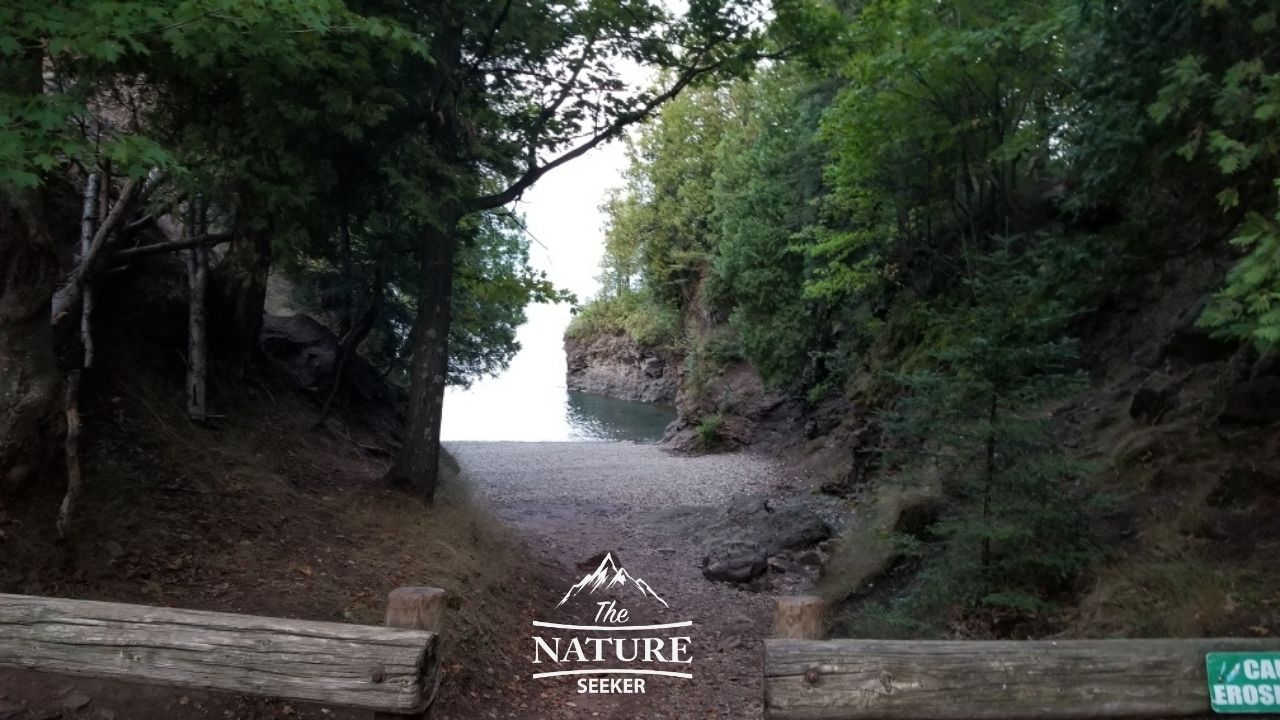 presque isle state park black rocks beach 01