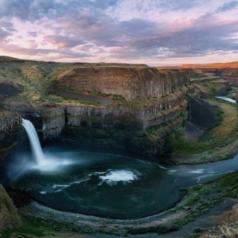 12 Stunning Washington Waterfall Hikes to Explore