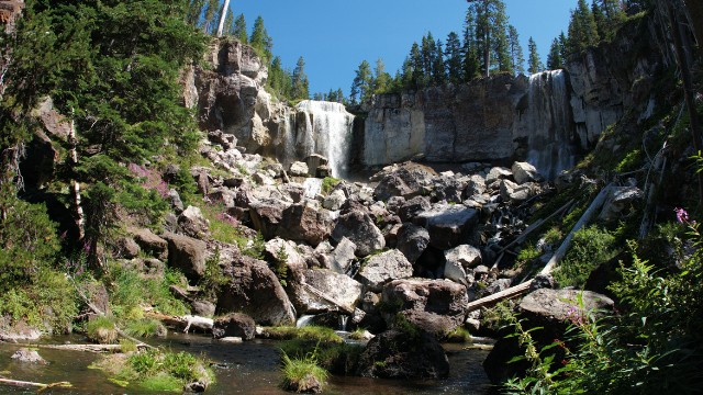 paulina creek falls oregon waterfall hikes 02