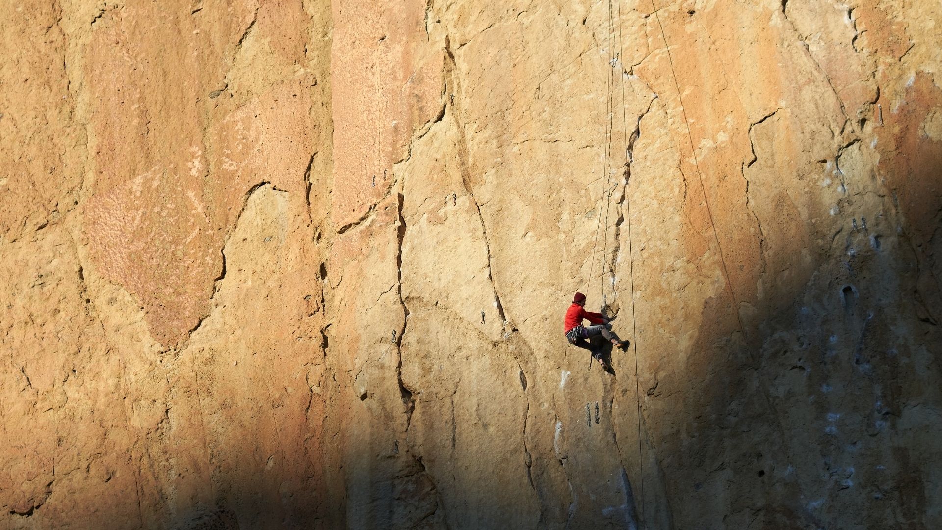 smith rock state park rock climbing photo