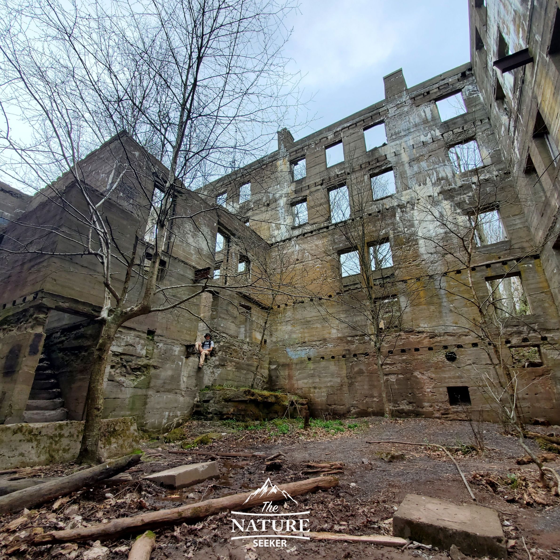 overlook mountain house ruins 03