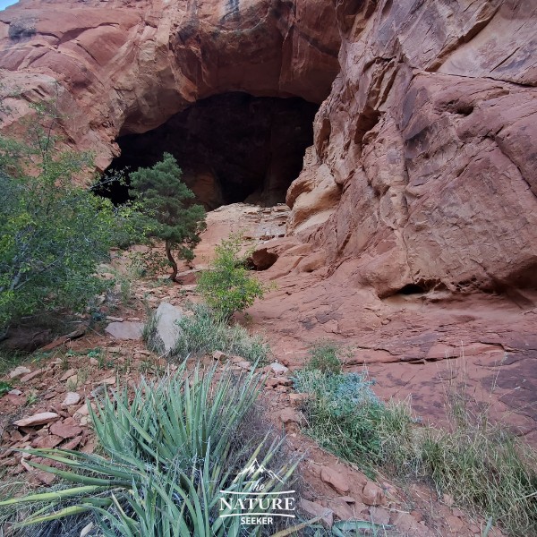 hiking to keyhole cave sedona 03