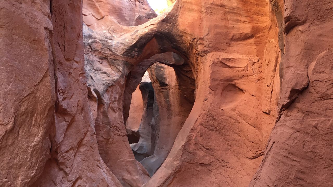 peekaboo and spooky gulch utah slot canyon hikes