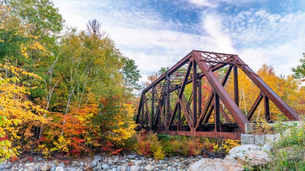 13 Best Places to See New Hampshire Fall Foliage in 2023