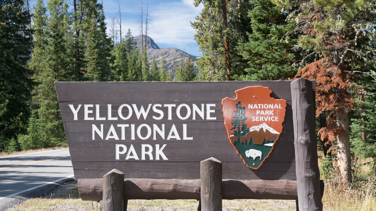 Yellowstone National Park Guide